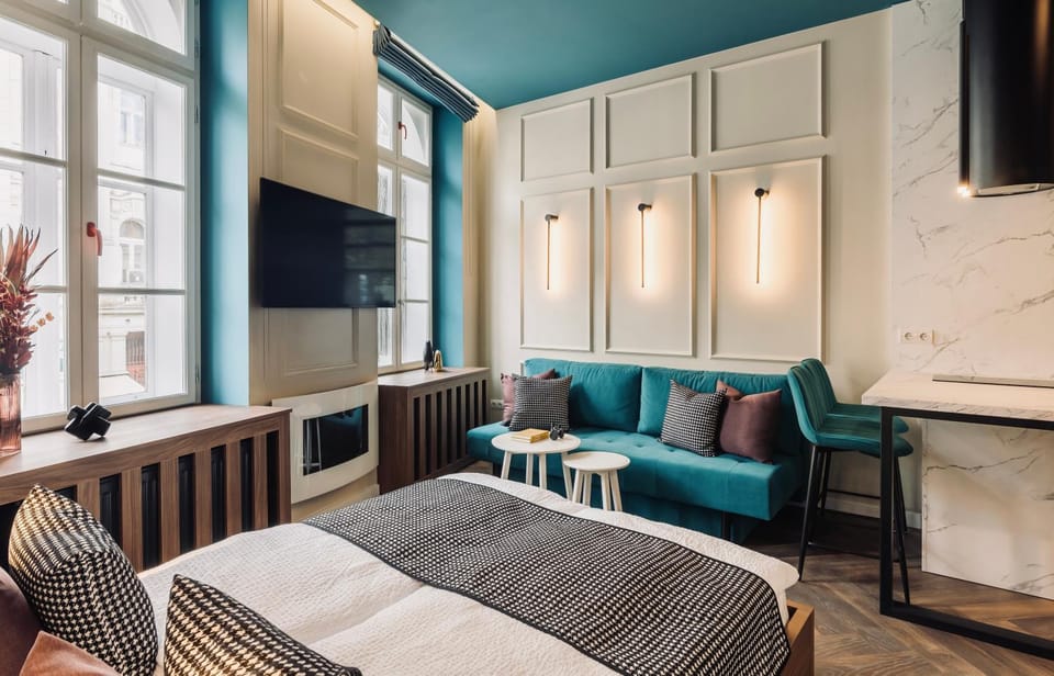 Bed, Living room
