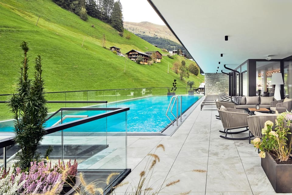 Swimming pool, Swimming pool