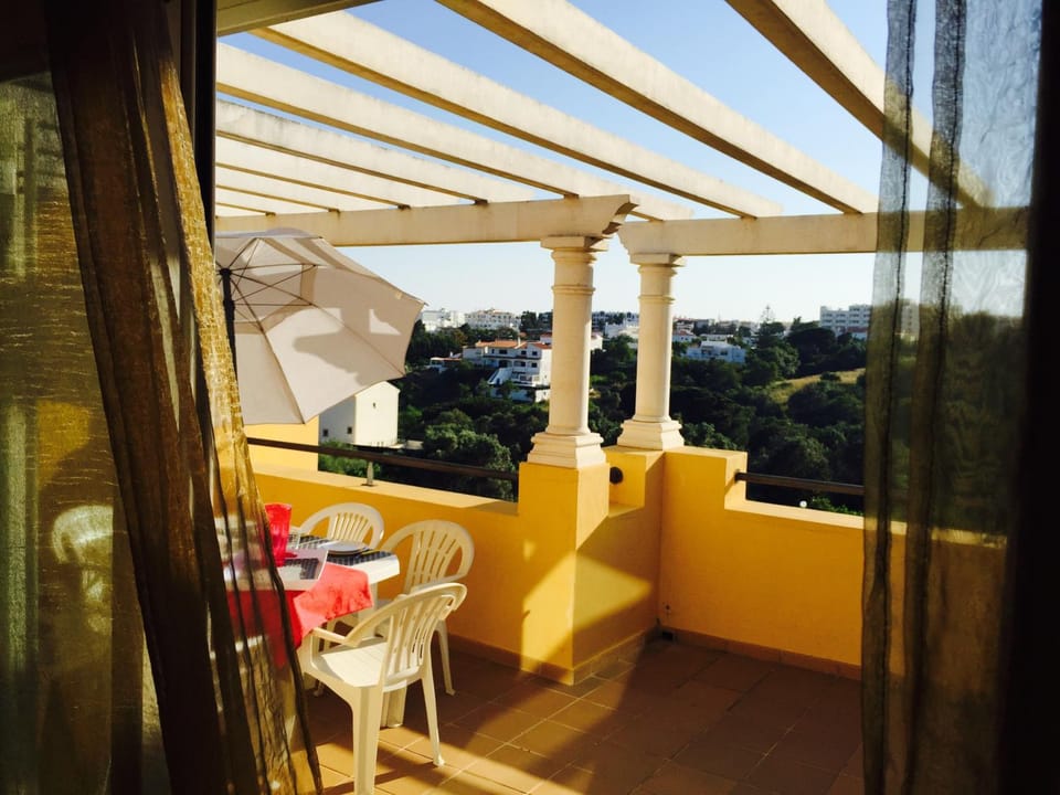 Balcony/Terrace, Decorative detail, City view, Garden view, Pool view