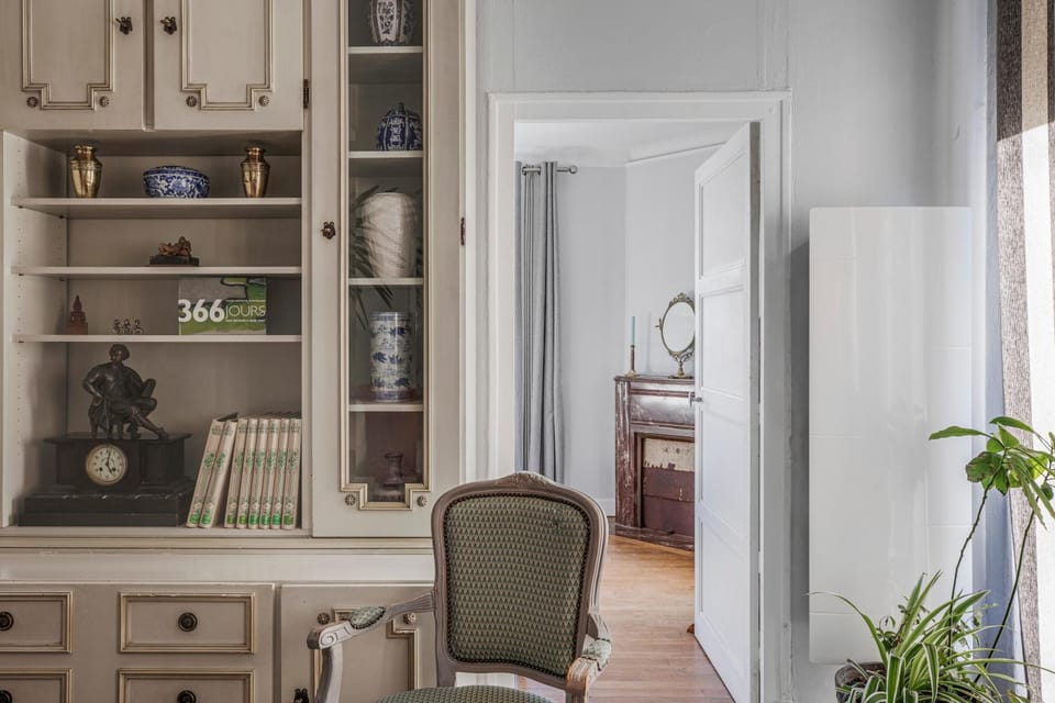 Property building, Living room