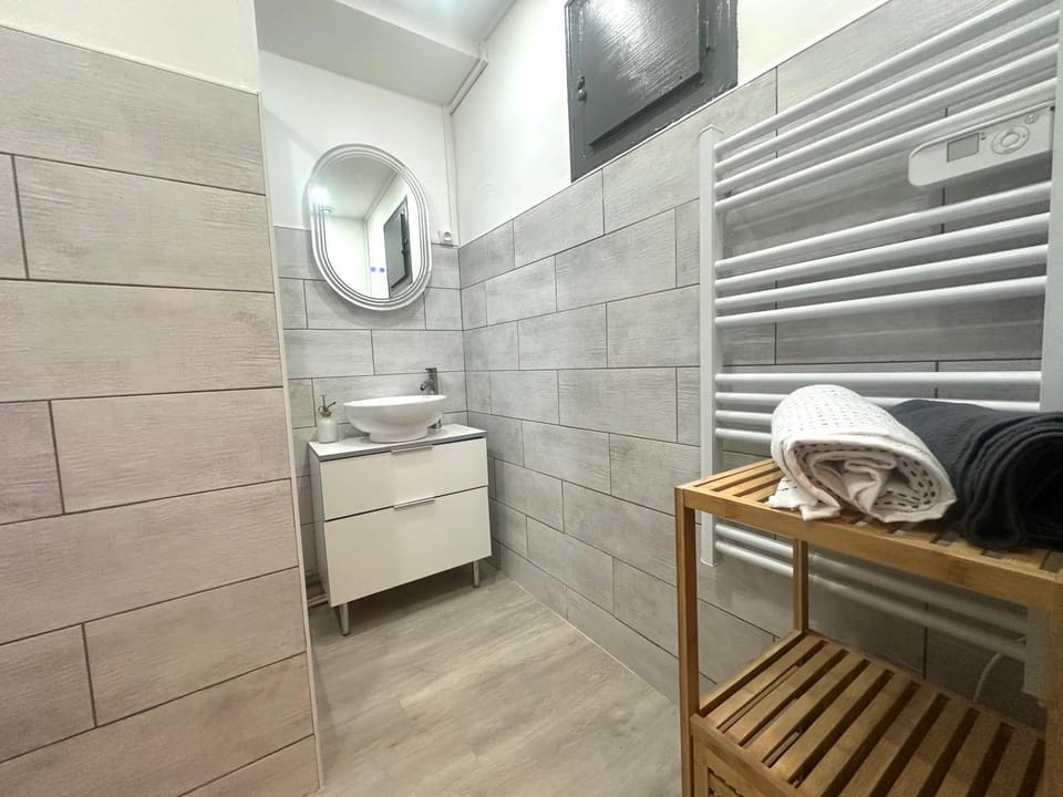 Jolie 2 pièces climatisé centre ville Apartment in Narbonne