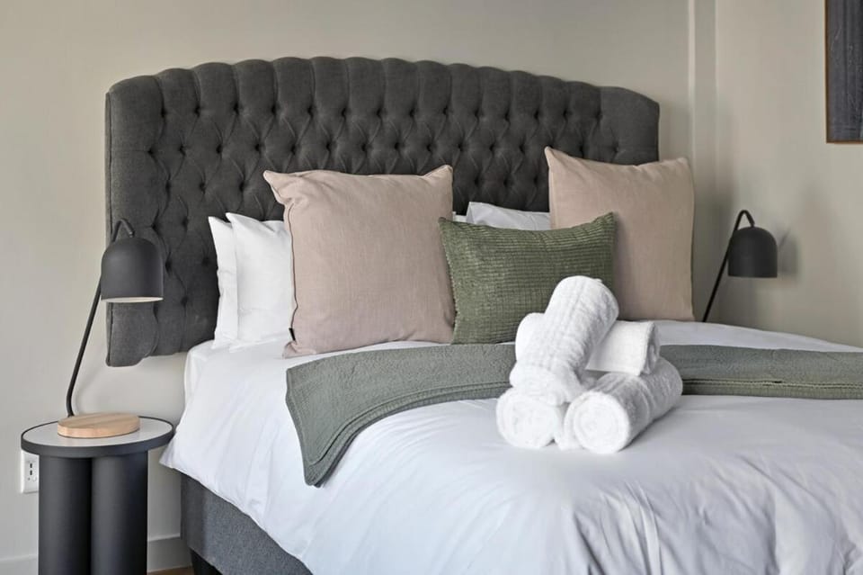 Storm - Sky High 1 Bed Penthouse - City & Mountain Views Apartment in Cape Town