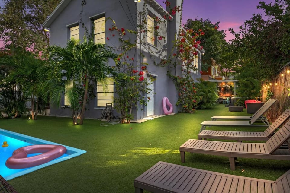 The Purple Paradise PoolHot Tub Little Havana Villa in Miami