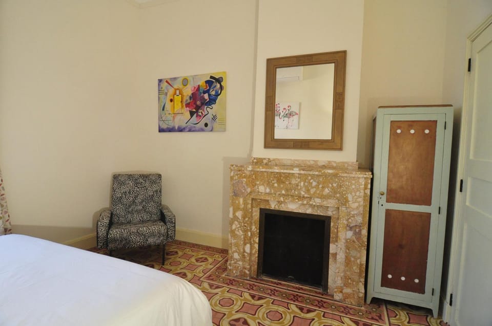 Seating area, Bedroom, wardrobe
