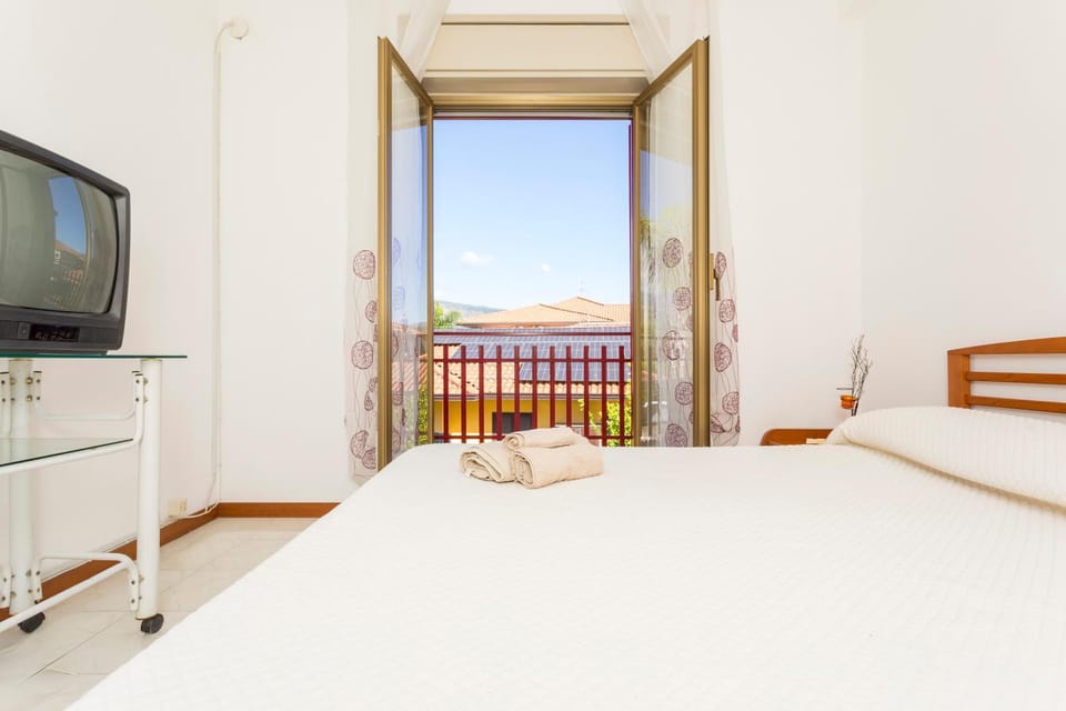 Property building, Living room, Bedroom