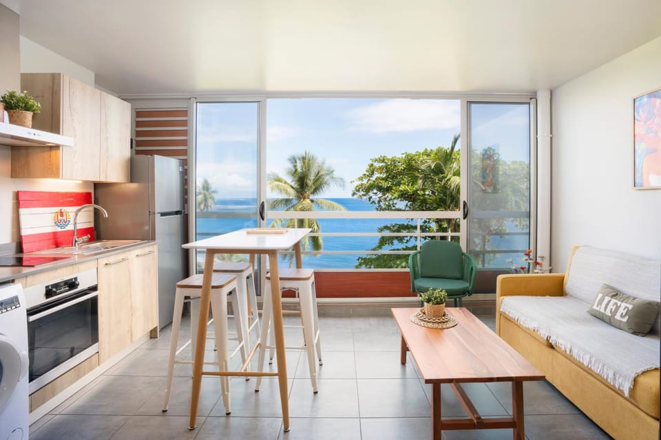 Natural landscape, Seating area, Garden view, Sea view, stove, kitchen