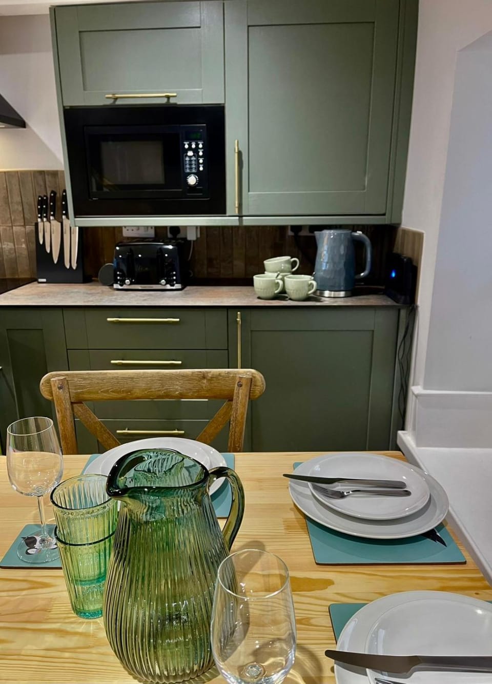 Kitchen or kitchenette, Dining area, stove