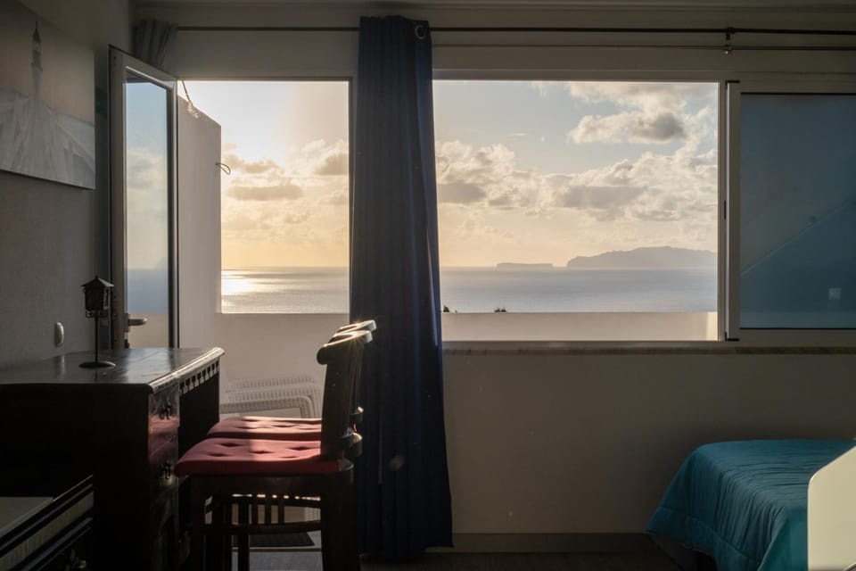 Mountain view, Sea view