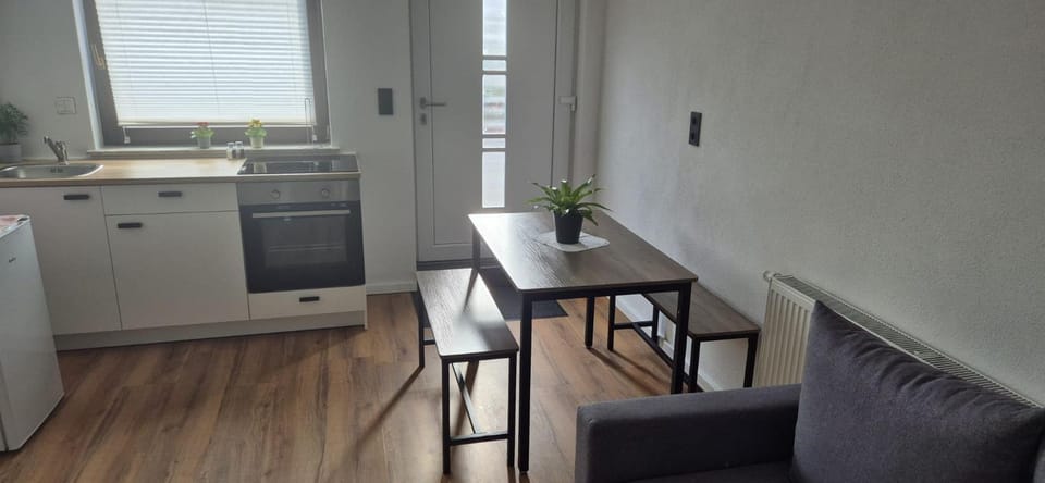 Kitchen or kitchenette, Seating area, Dining area
