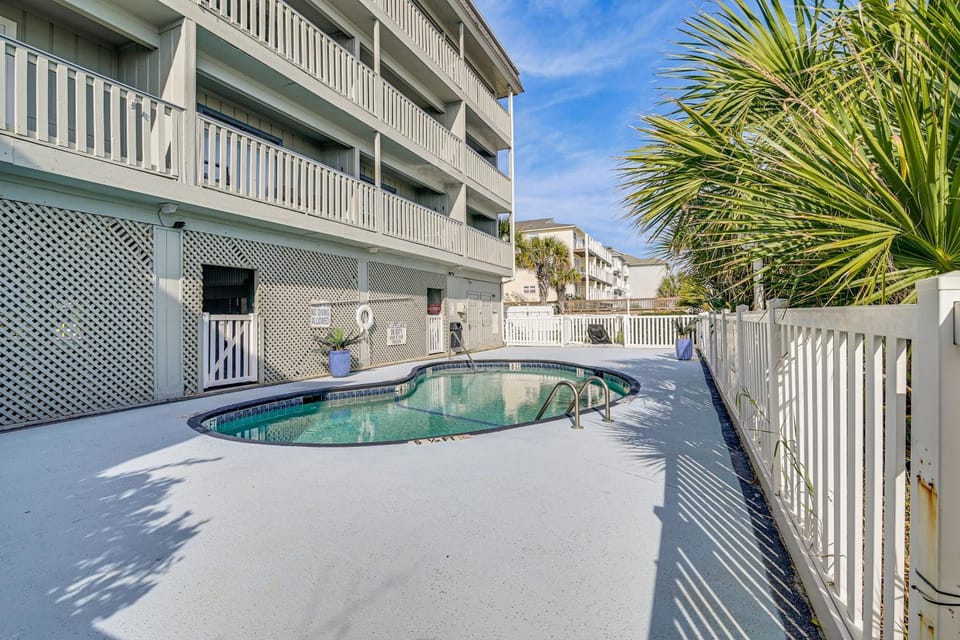 Beachfront Oasis w/ Pool Access in Surfside Beach! House in Surfside Beach