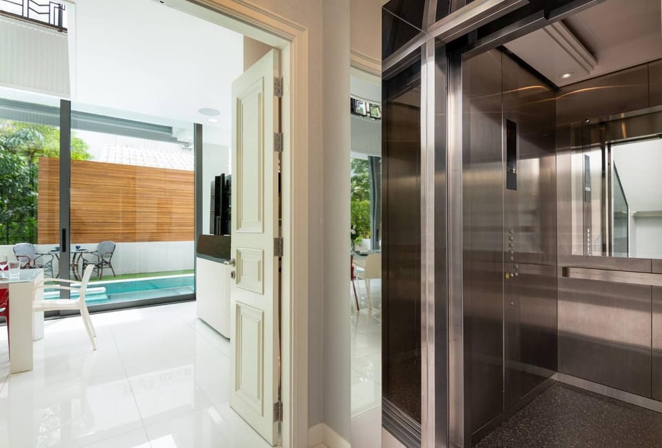 Modern Luxury Poolhaus with Lift Villa in Bangkok