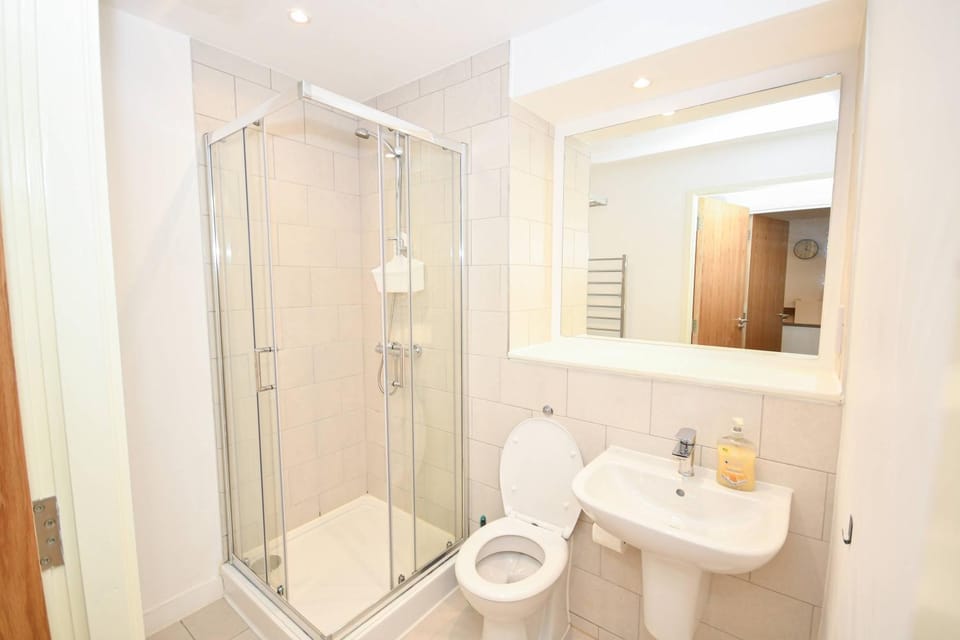 Spacious & Contemporary 1BED Apartment Manchester Apartment in Salford