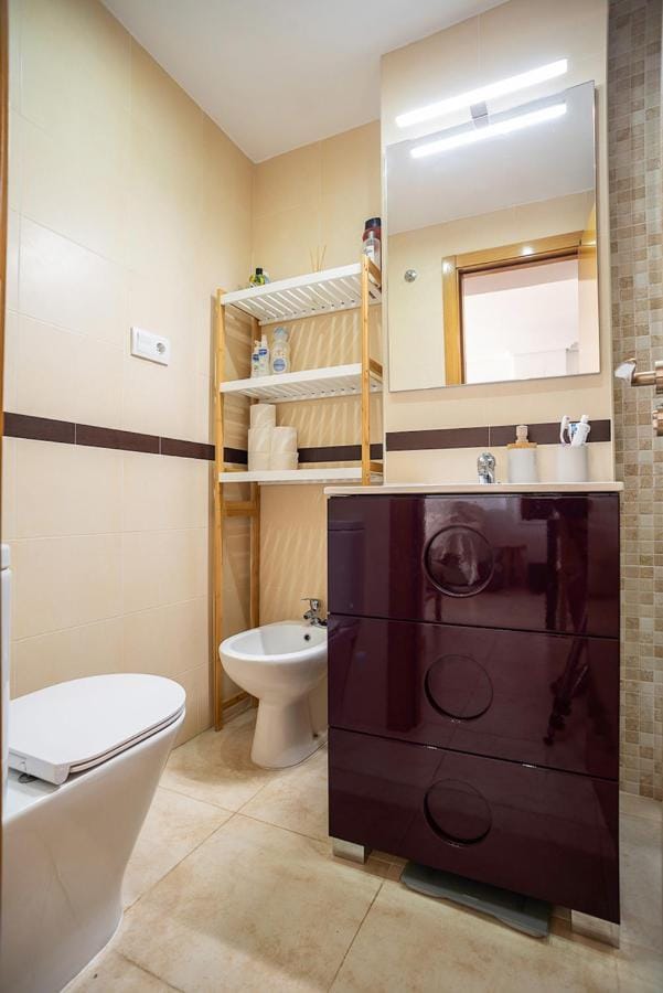 Shower, Toilet, Bathroom, bidet, towels