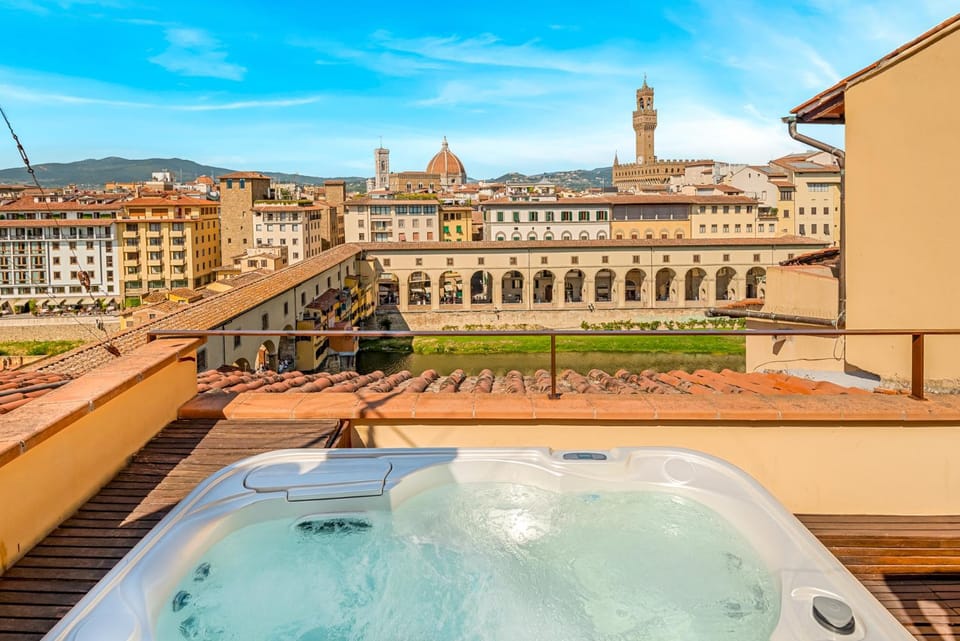 Le Bijou Firenze Lux View Jacuzzi 3 Terrazze Apartment in Florence