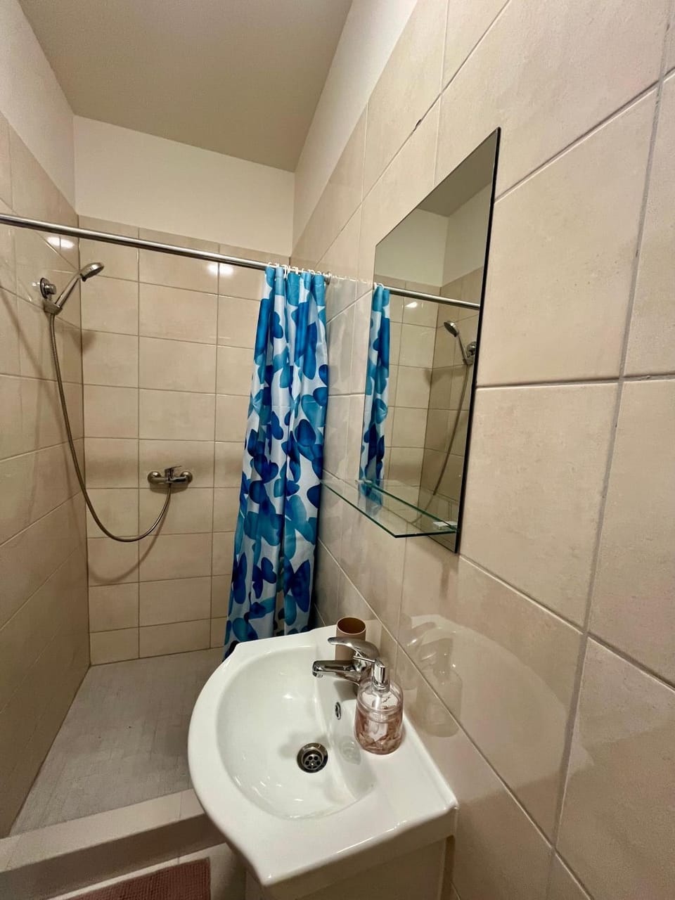 Shower, Bathroom, towels