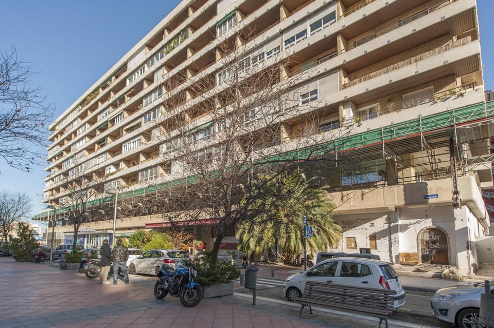 Property building, Day, Street view