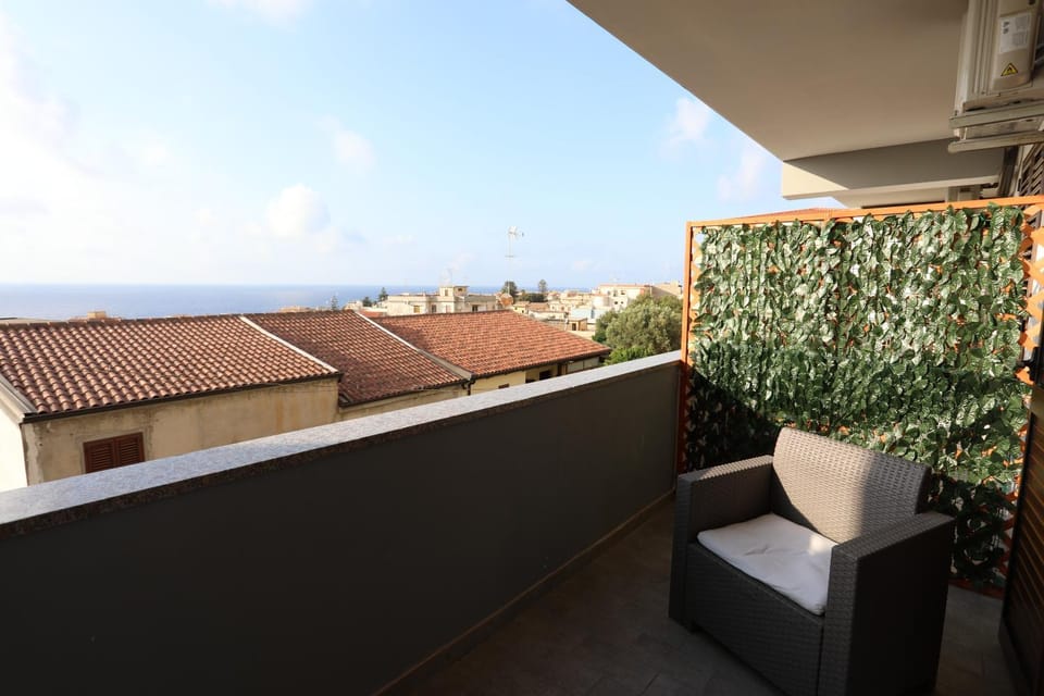Natural landscape, View (from property/room), Balcony/Terrace, Sea view