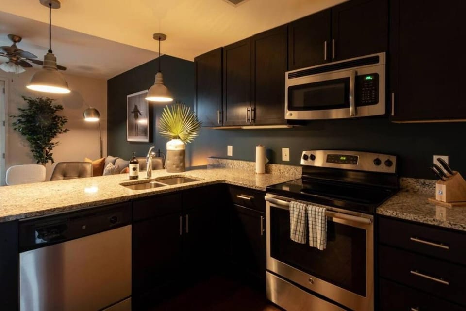 Heart of 12 South, Near Downtown, Park FREE - #12 Apartment hotel in Nashville