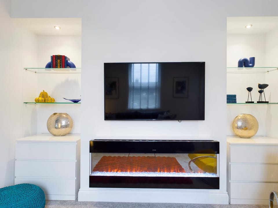 TV and multimedia, fireplace