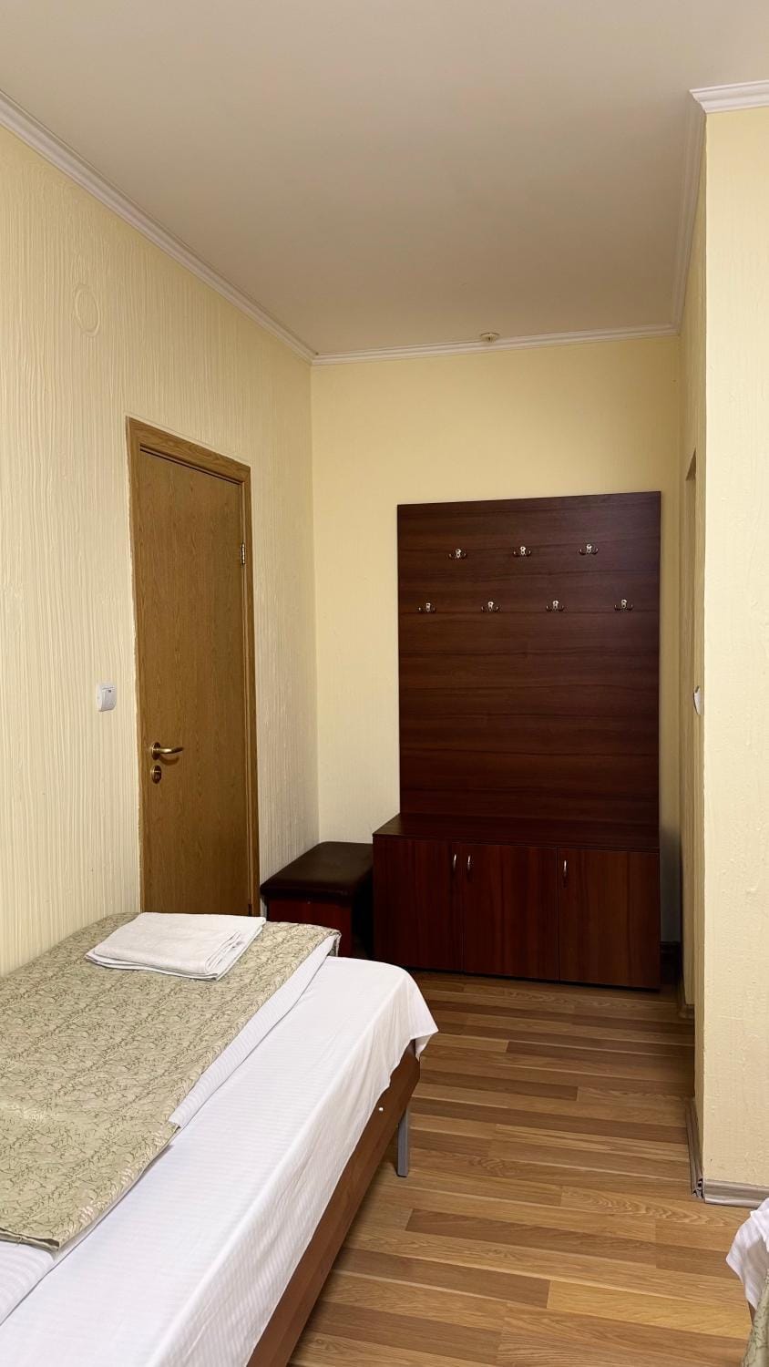 Bed, Photo of the whole room, Bedroom, wardrobe