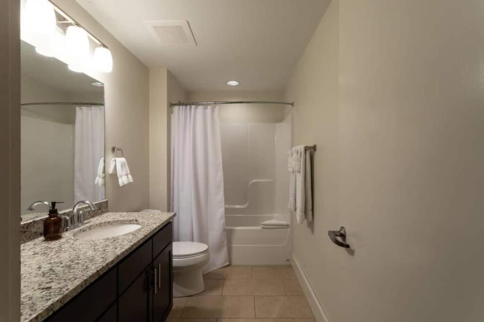 Heart of 12 South, Near Downtown, Park FREE- #7 Apartment hotel in Nashville