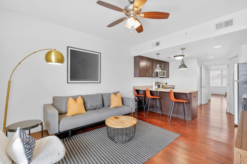 Heart of 12 South, balcony , Park FREE - #8 Apartment hotel in Nashville
