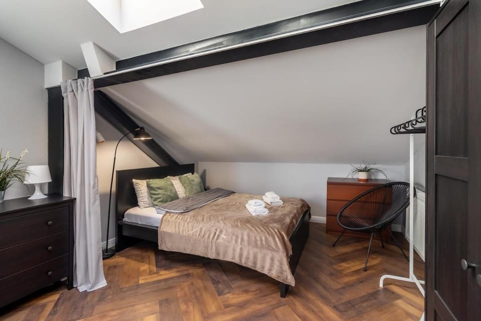 Bed, Photo of the whole room, Bedroom, wardrobe