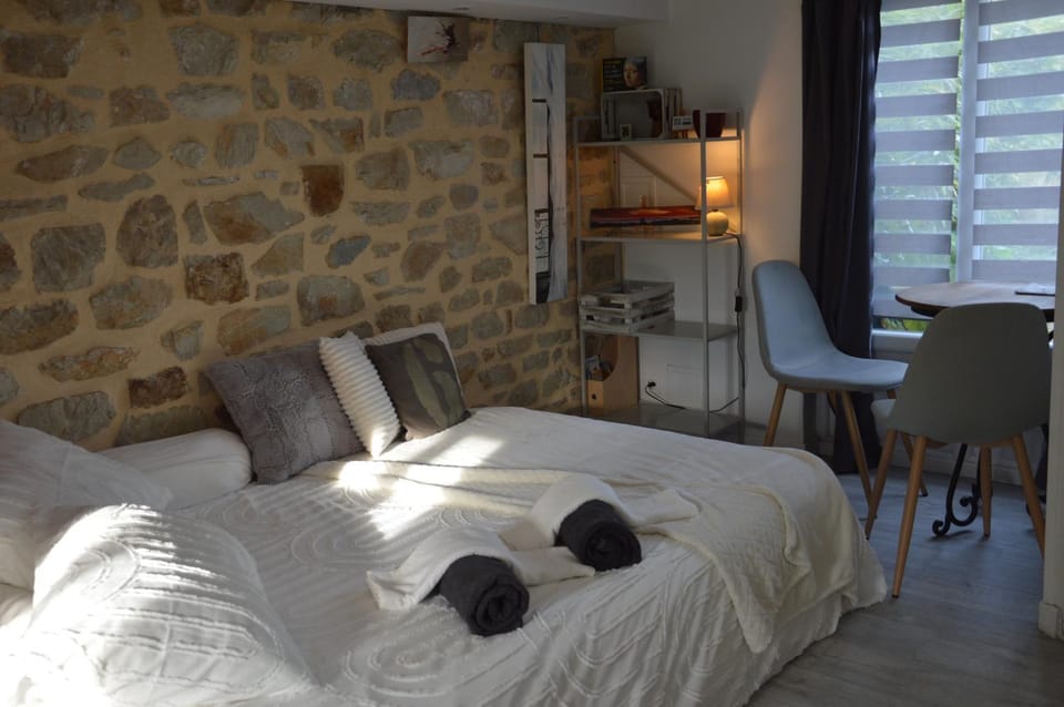 Studio Galerie Apartment in Rennes