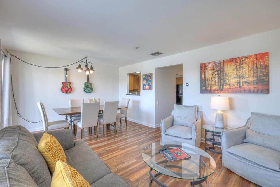 Riverfront Retreat-Near Broadway, Pool, Park Free House in East Nashville