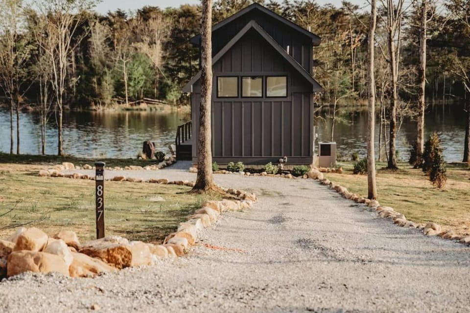 Teacher's Lounge - Lakeside at Waters Edge House in Tennessee