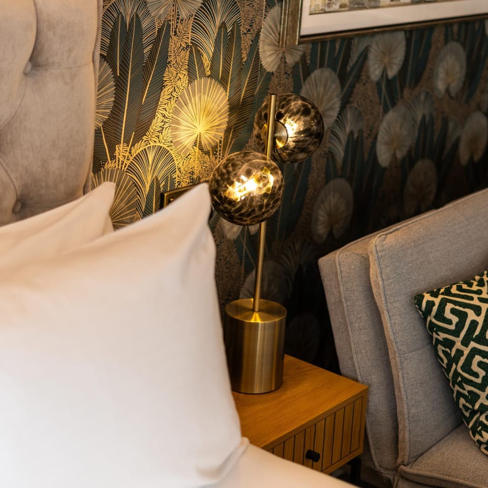 Bed, Seating area, Bedroom