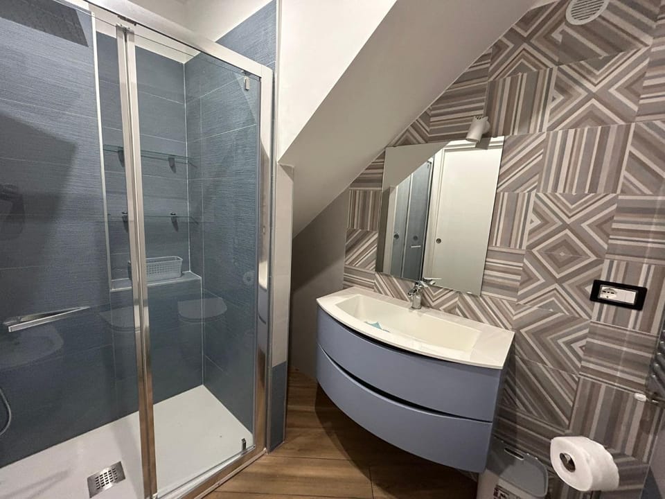 Shower, Bathroom