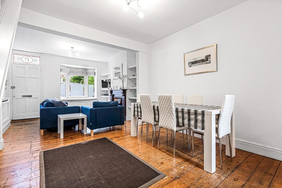 Bakersfield Retreat House in Henley-on-Thames