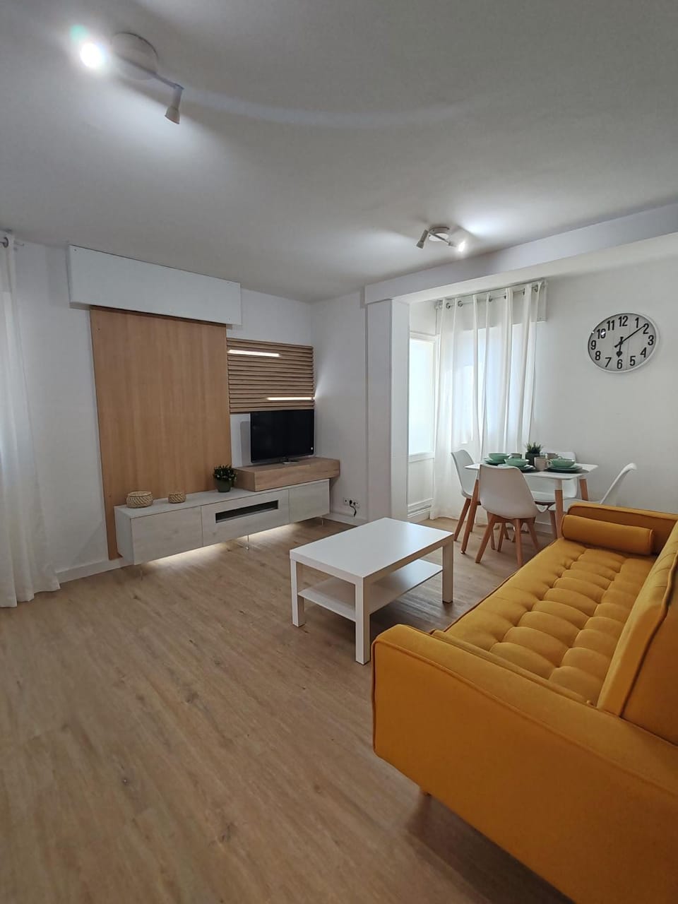 Night Day Apartment in Galicia