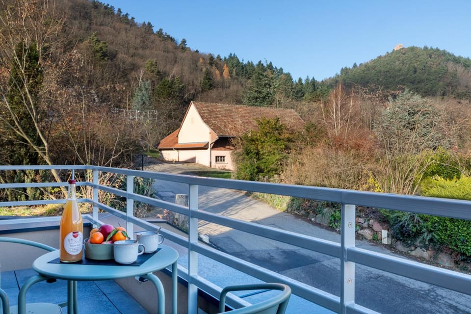 Natural landscape, Balcony/Terrace, Landmark view, Mountain view
