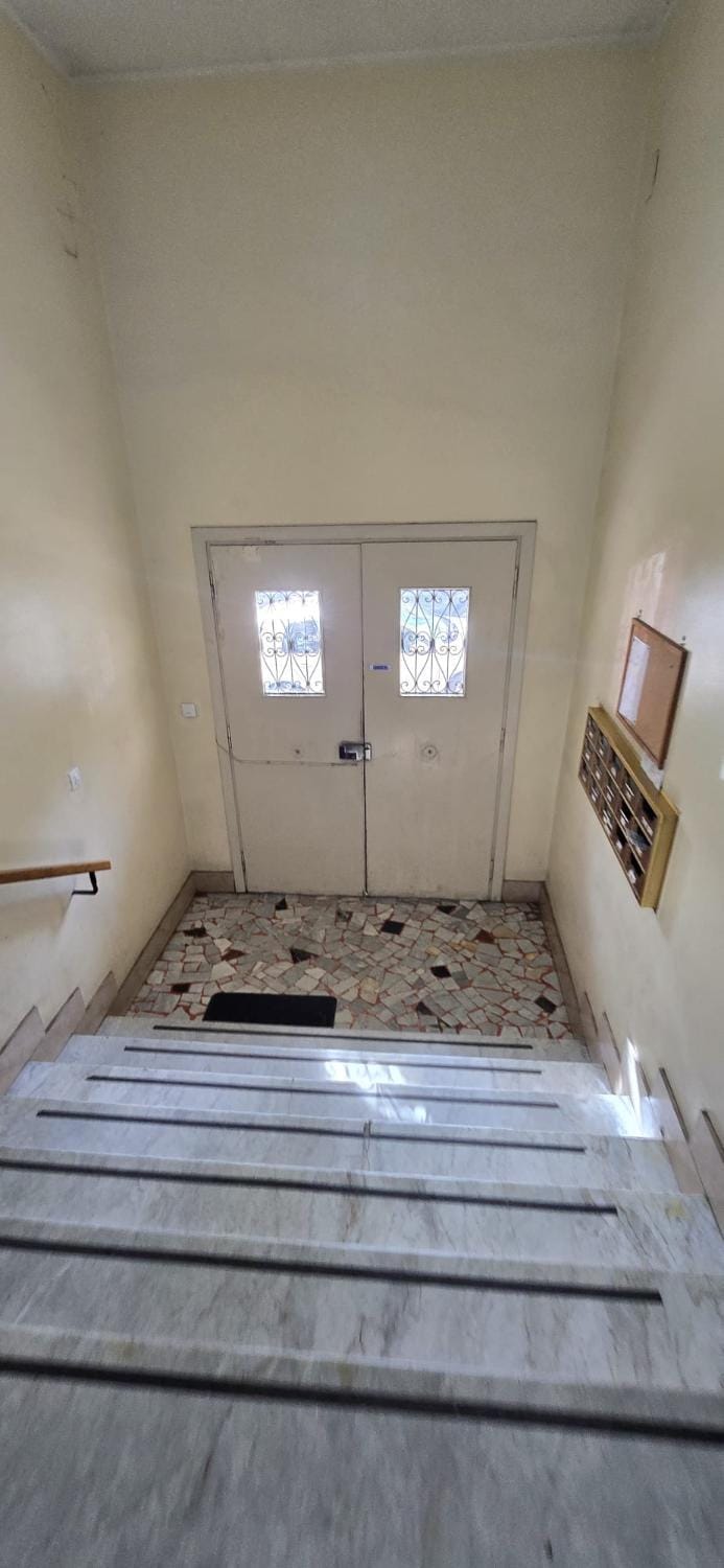 Nearby landmark, Photo of the whole room