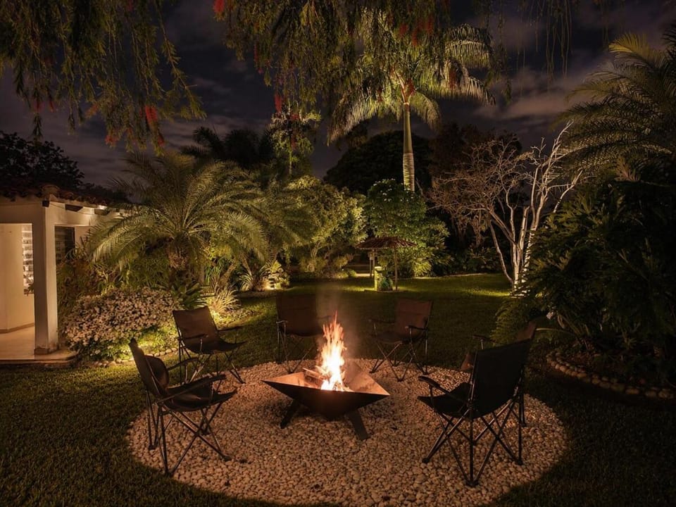 Natural landscape, BBQ facilities, Garden, Garden view, fireplace