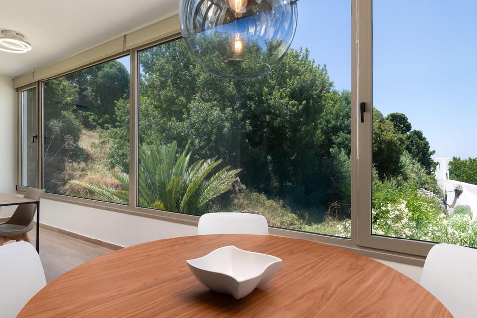 Day, Natural landscape, View (from property/room), Dining area, Garden view