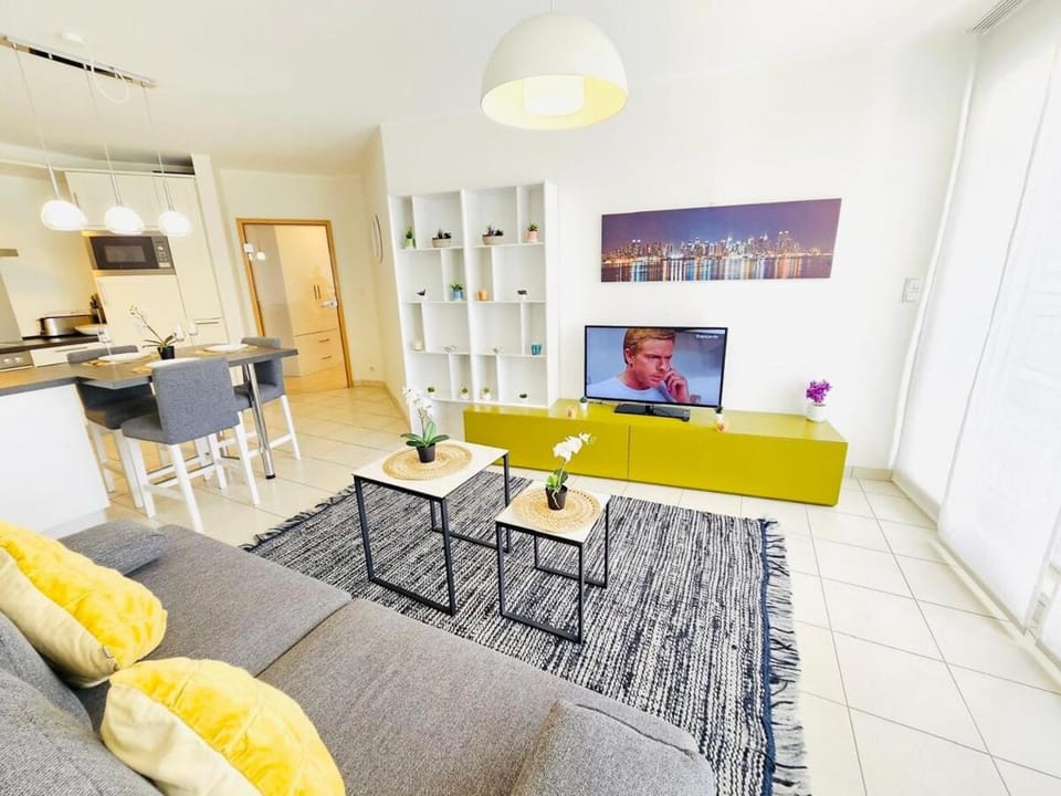 City Escape - Cozy 1BR Flat with terrace&parking Apartment in Luxembourg