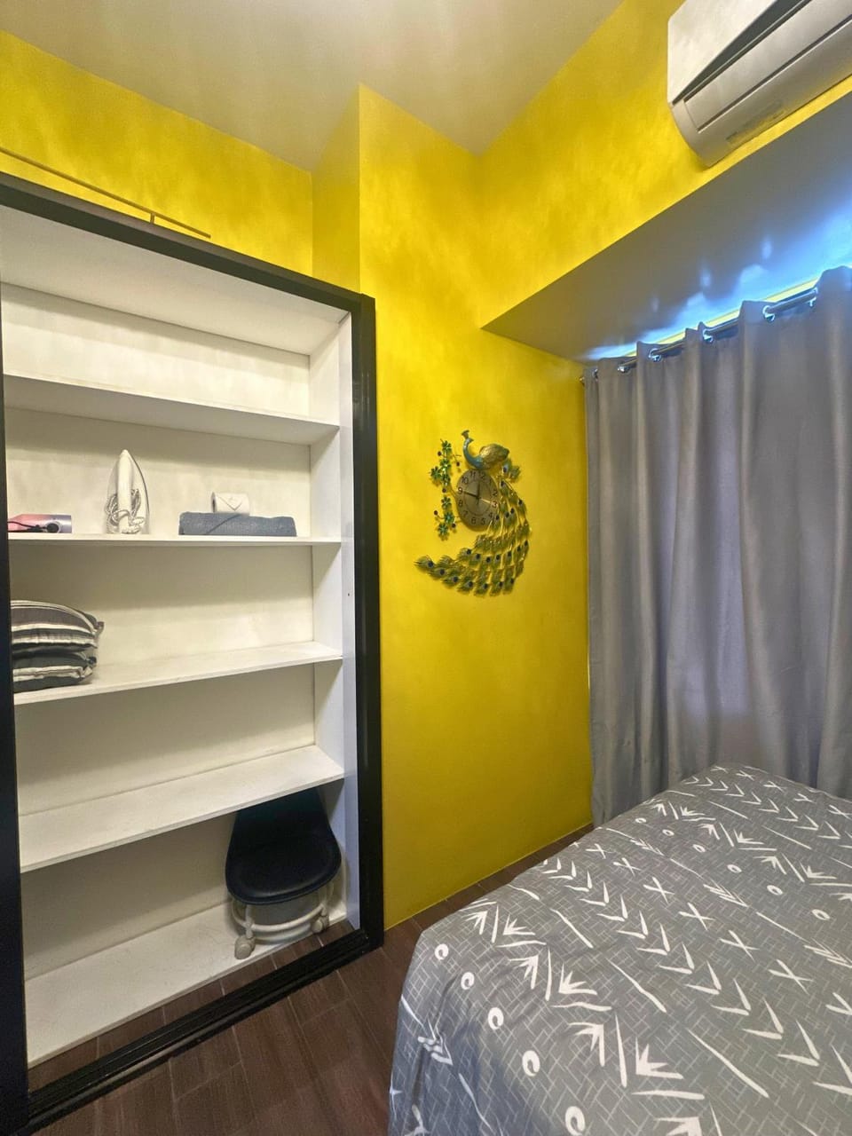 Bedroom, wardrobe