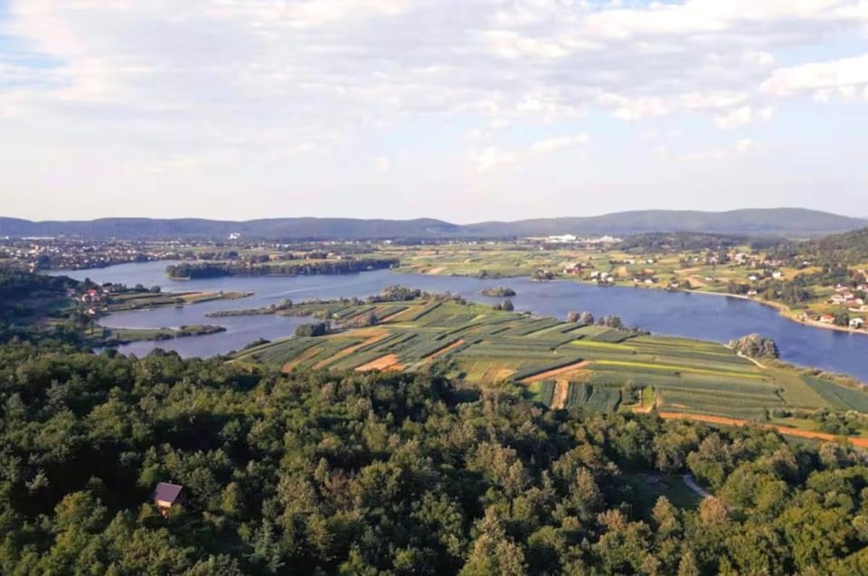 Nearby landmark, Lake view, River view