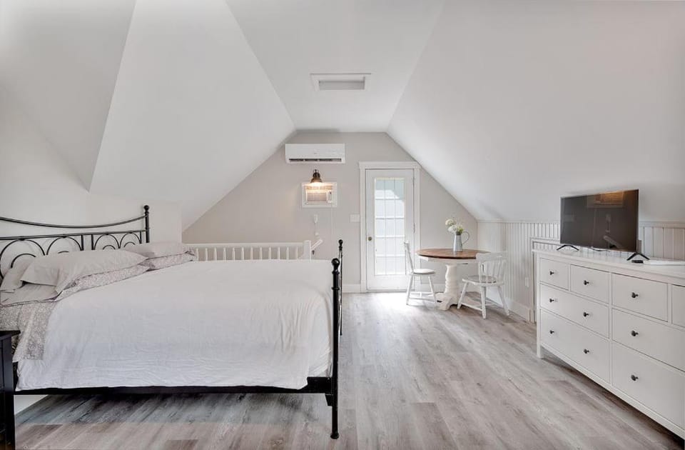 The Euphrates Apartment in Prince Edward County