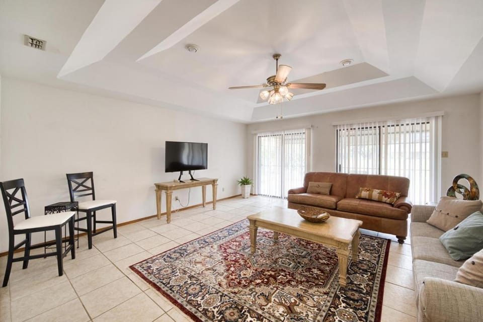 Bright Pharr Getaway Spacious Family Home w Garage and WiFi House in Pharr
