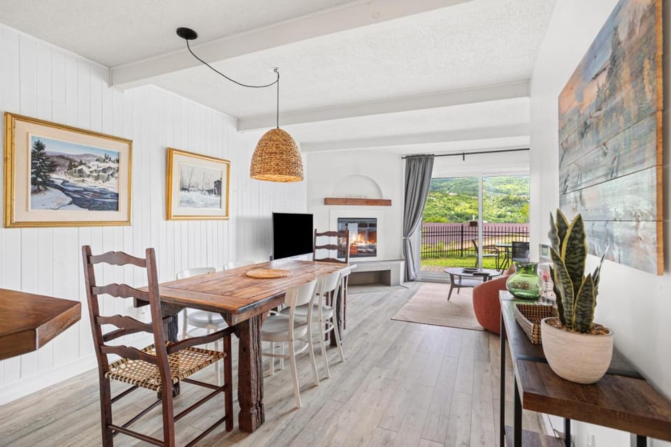 TV and multimedia, Living room, Dining area