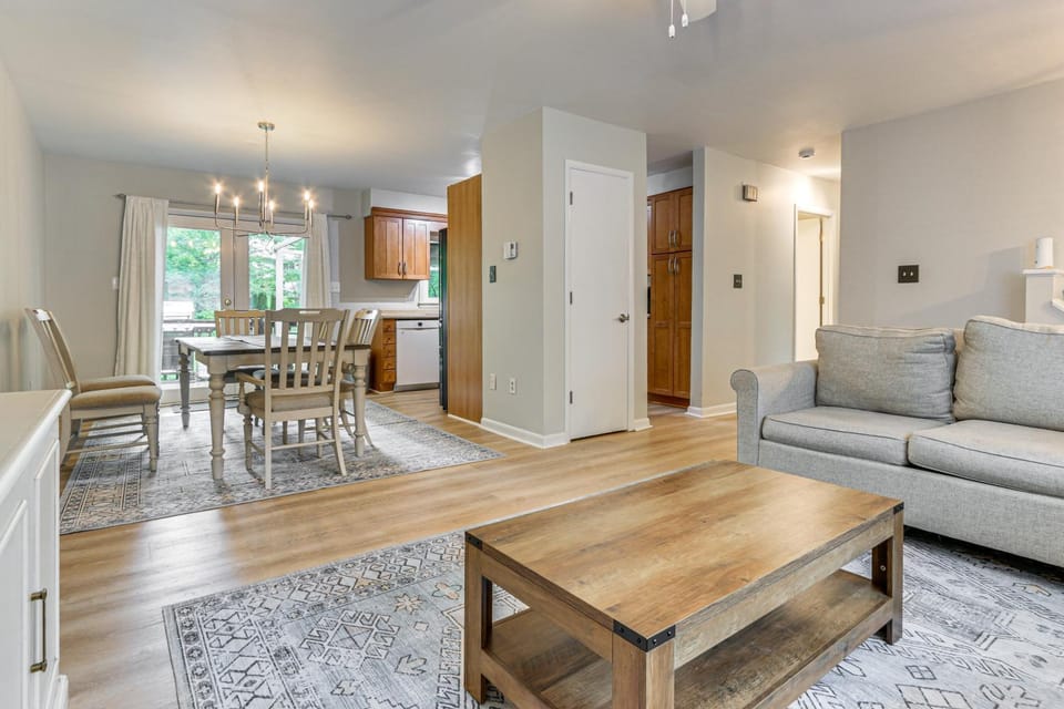 4 Mi to Penn State Suburban Happy Valley Home House in Allegheny River