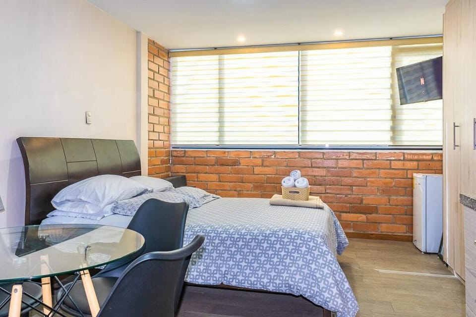 Suite on second floor in residential area with excellent location Apartment in Cuenca