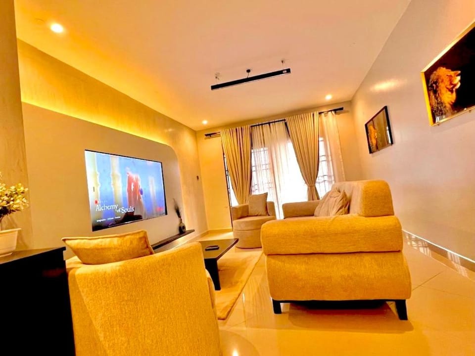 Home2Suite by Veronica Bunga-Buziga-Munyonyo- Luxury with Netflix, DStv, Wi-Fi, & Free Parking Apartment in Kampala