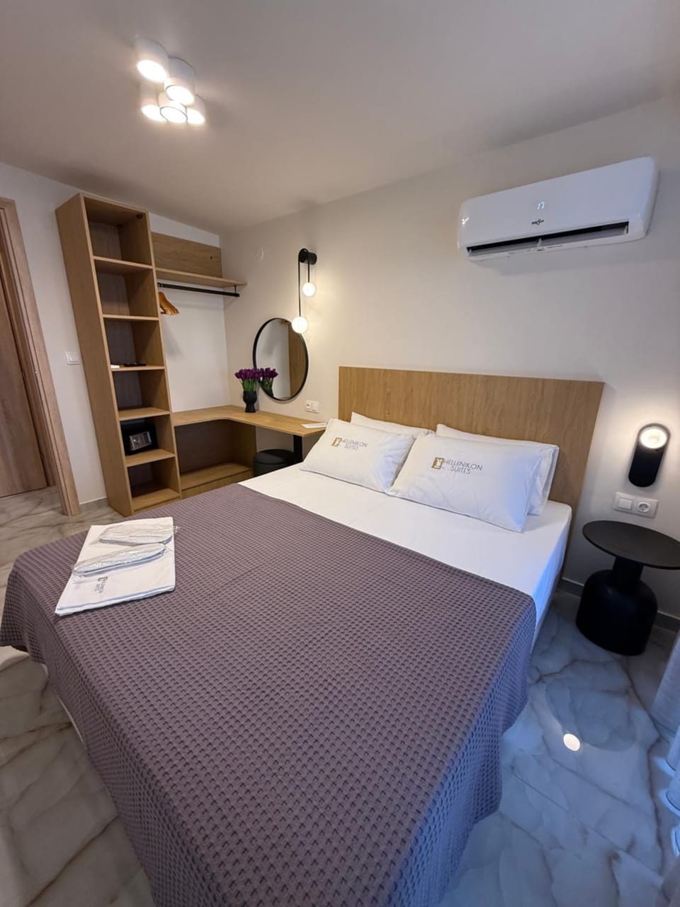 Photo of the whole room, Bedroom, air conditioner