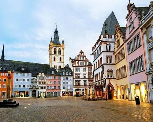 Trier-Ferienwohnung mit 2 Schlafzimmern, 2 Bäder, moderne Küche, 2 Badezimmer, Laube- zentral in Trier Apartment in Trier