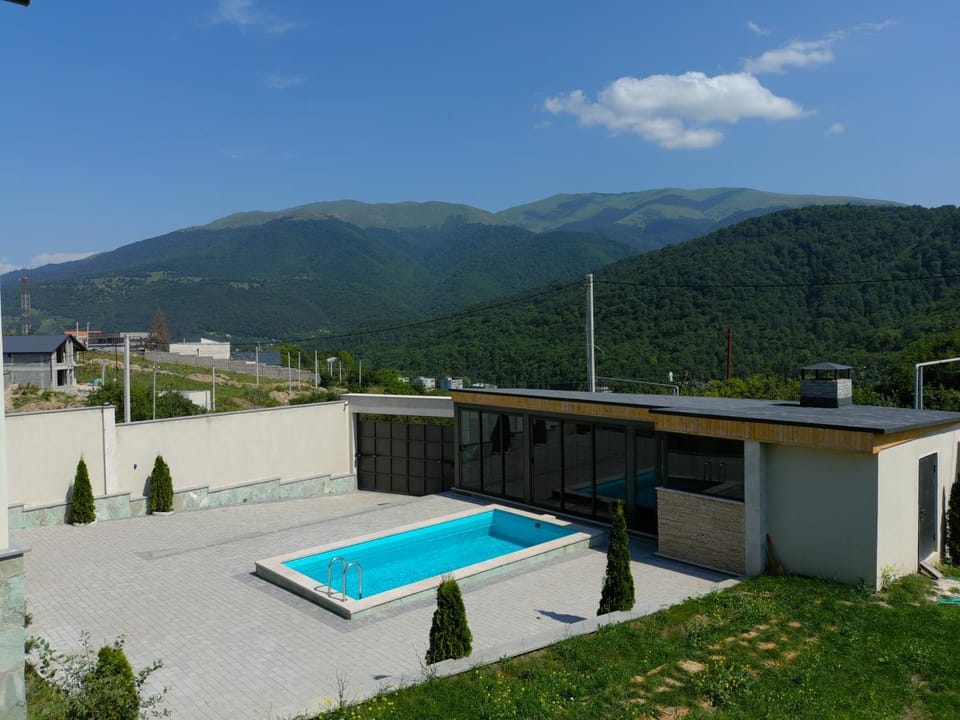 Mountain view, Swimming pool